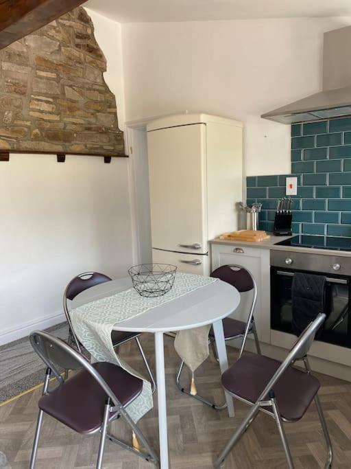 South Cottage - Garden, Views, Parking, Dogs, Cheshire, Walks, Family Adlington Exterior photo